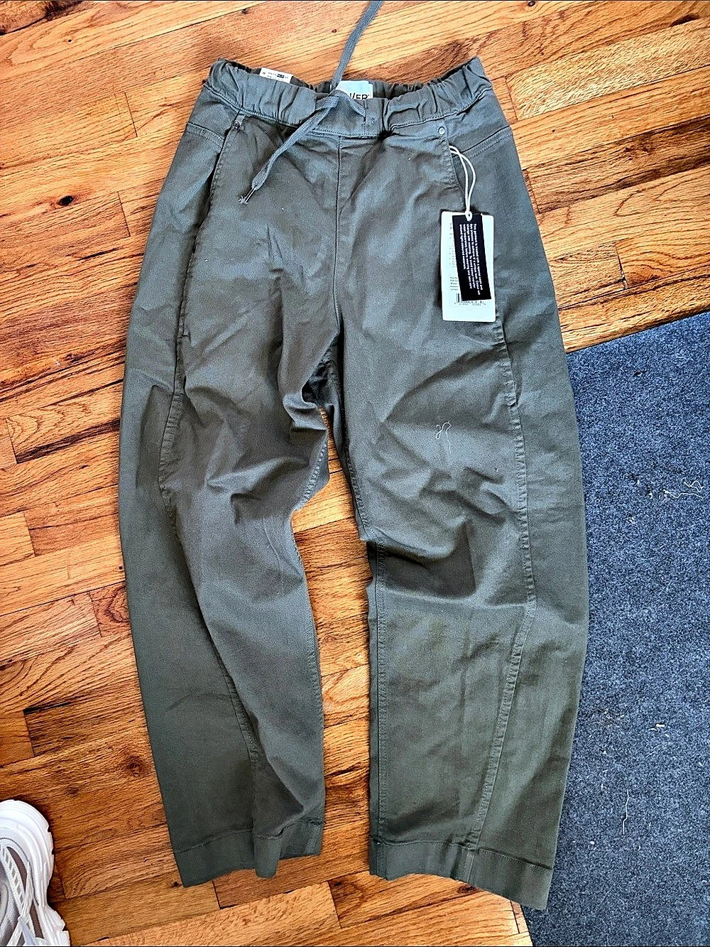 DUER Olive Jogger Pants Size Medium NWT
